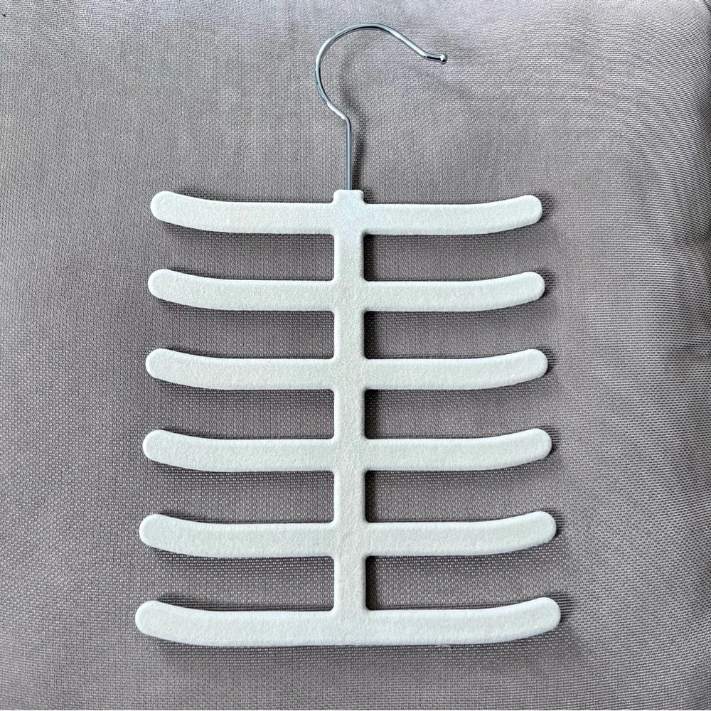 Velvet Accessory Hangers Set of 3 Tan Cream Tiered NWT
